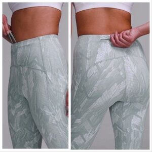 Lululemon Size 8 Swift Speed HR Tight 21” Blue White REEJ Pant Lux HiRise Run